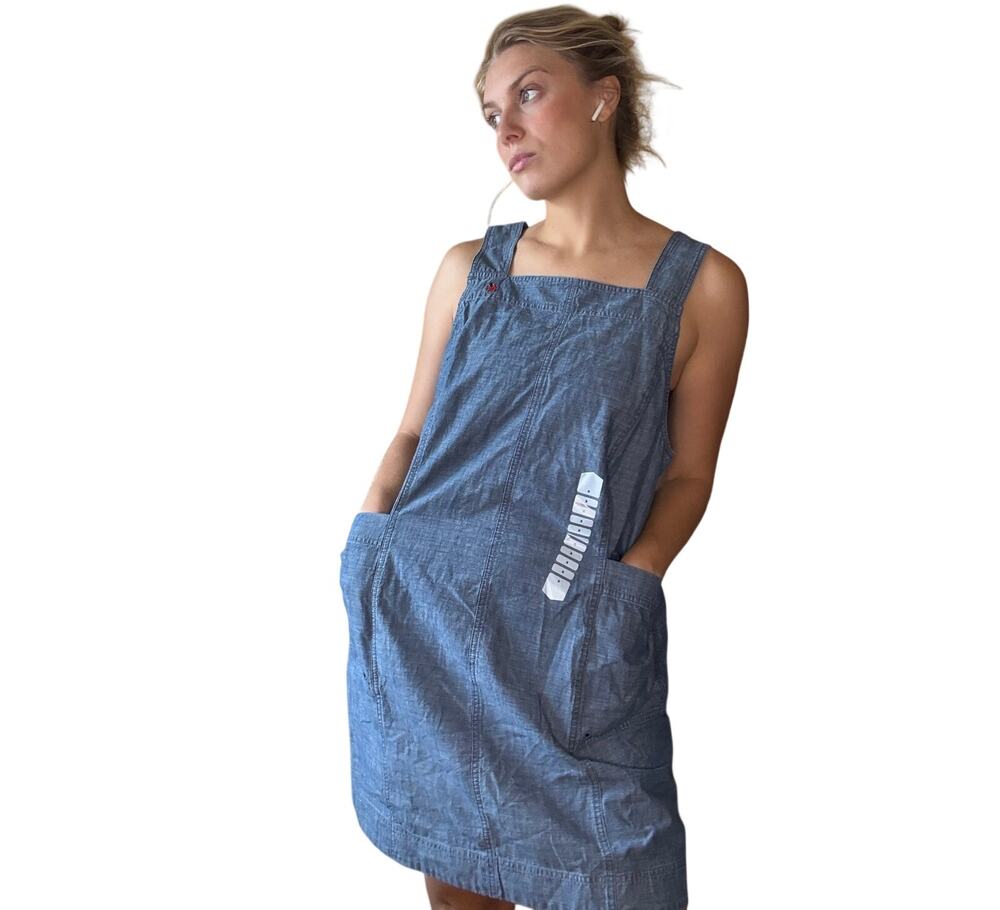 Duluth Trading Company Women's Jumper Ladybug Dress Medium Chambray Garden